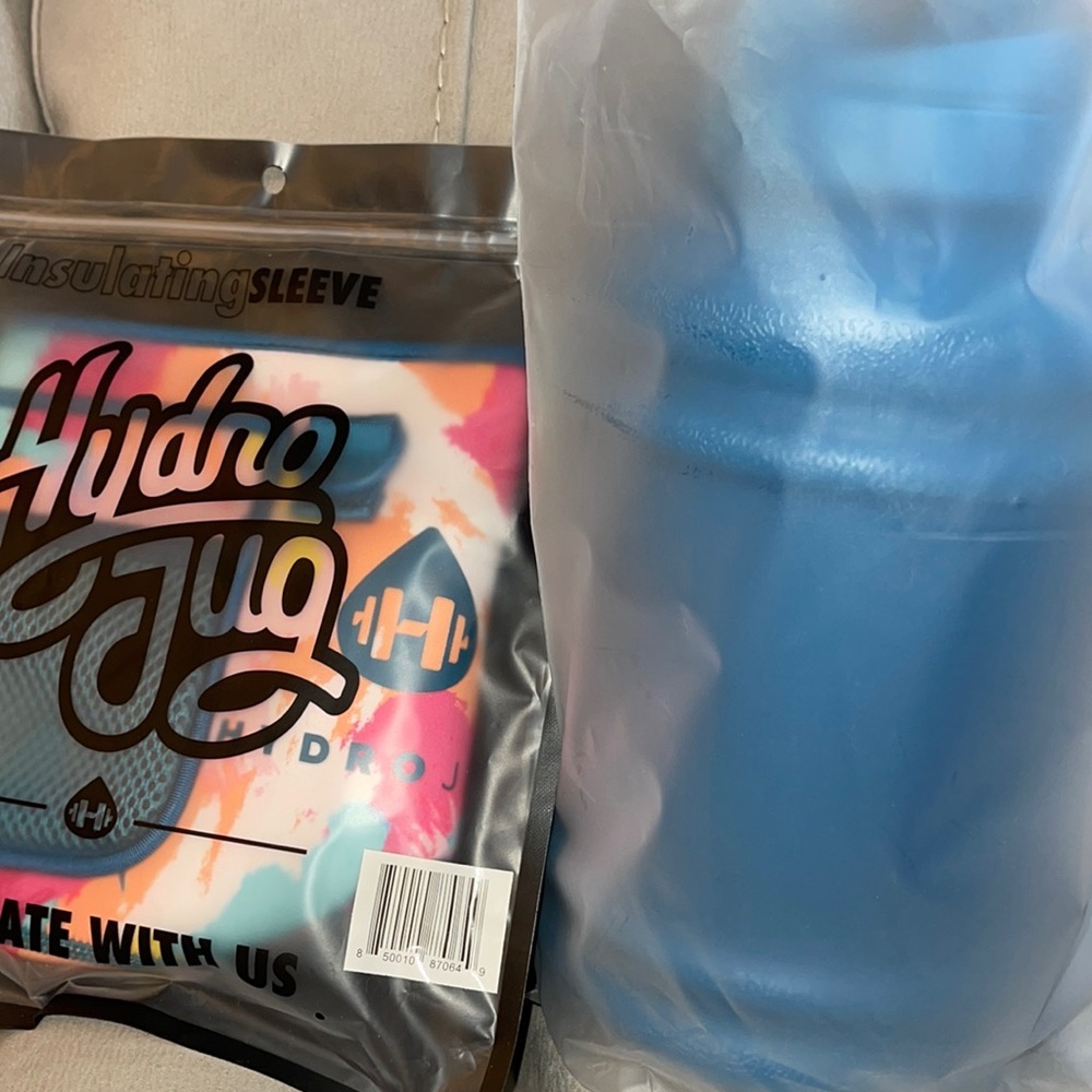 Brand New Hydrojug Bundle Canvas Sleeve Deep Teal Jug. Limited Edition